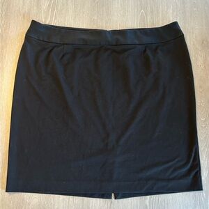 Lane Bryant Black Skirt Plus Sz 26W Casual Comfortable Stretch Back Zip Closure.